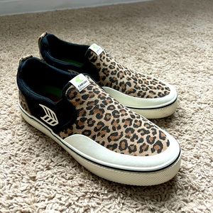 Cariuma animal print sneakers sz 39